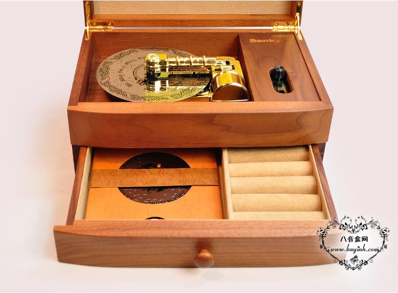 日本Sankyo胡桃木22音唱盘式八音盒音乐盒创意结婚商务礼物限量收藏品
